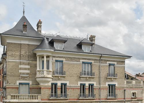 La chanoinesse 8